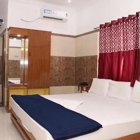 Saravanas Lodge Tiruchchendūr Exterior foto