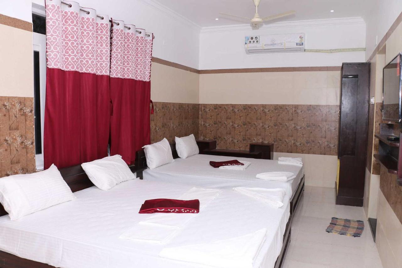 Saravanas Lodge Tiruchchendūr Exterior foto